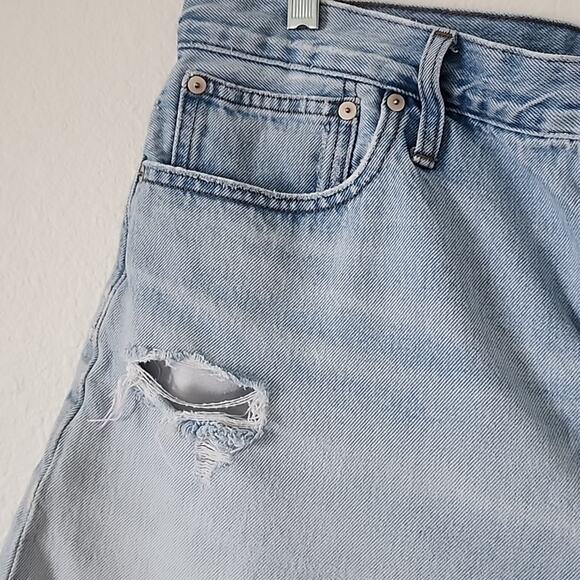 MADEWELL Relaxed Mid Length Denim Shorts Ripped Edition Size 32 Light Blue Wash - Picture 2 of 9